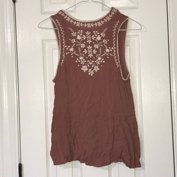 Sleeveless top - Picture 1 of 1